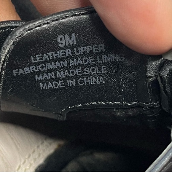 Gianni Bini black leather triple buckle strap block back zip open toe heels 9M - Picture 12 of 13